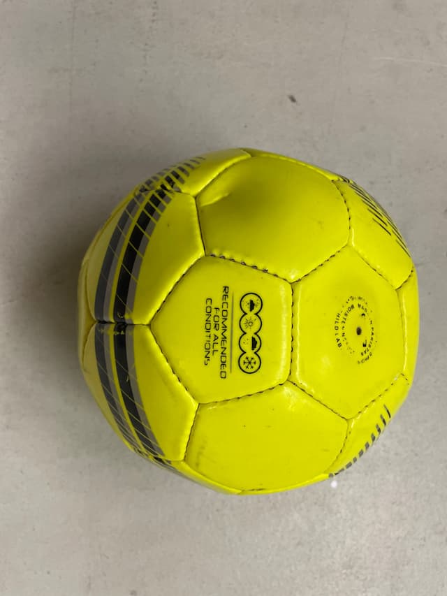 Soccer ball / Футбольний мʼяч